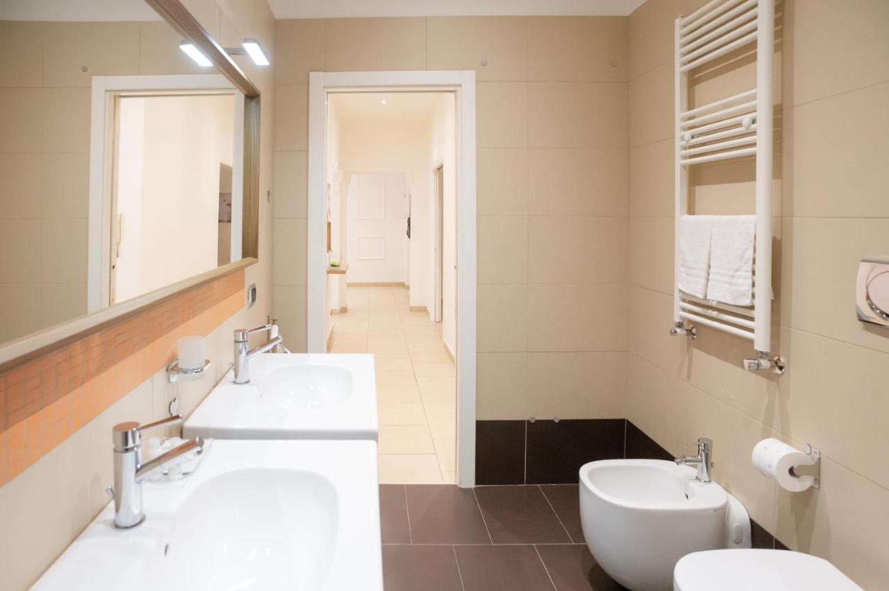 Internotre Luxury Apartment Бари Екстериор снимка