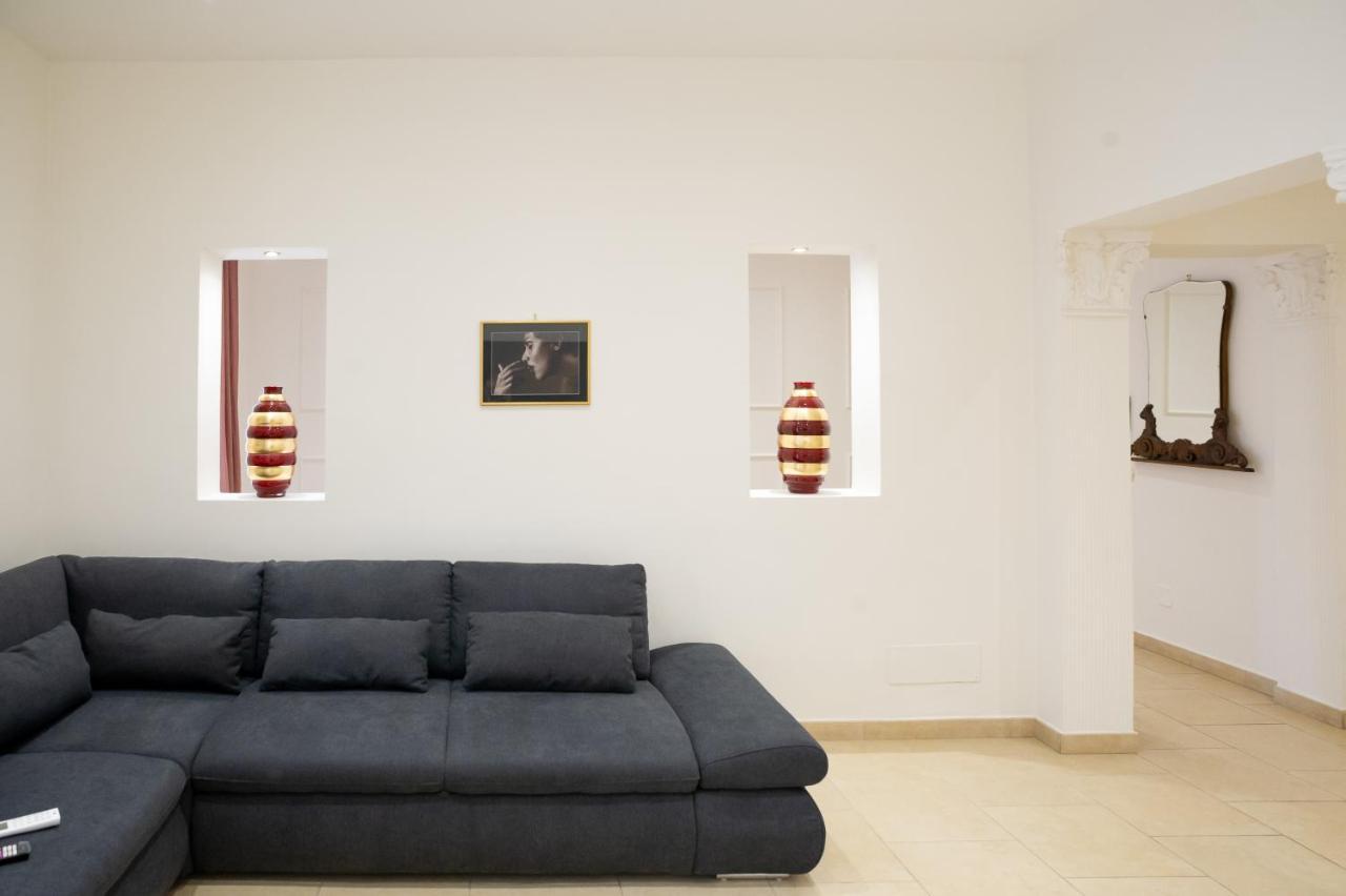 Internotre Luxury Apartment Бари Екстериор снимка